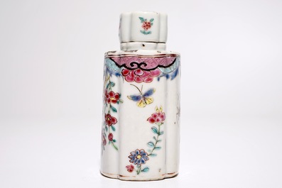 Een Chinees hexagonaal famille rose theebusje, Qianlong
