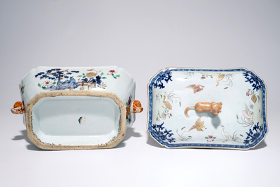 Une terrine sur son support en porcelaine de Chine famille rose, Qianlong