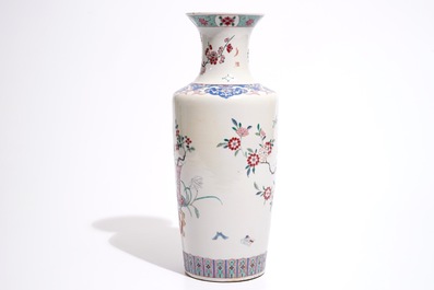 A Chinese famille rose rouleau vase in Yongzheng style, early 19th C.