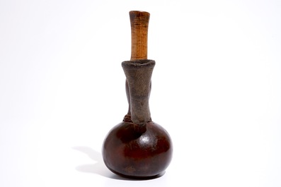 Une pipe et deux b&acirc;tons sculpt&eacute;s, Luba et Bakongo, R.D. Congo, 1&egrave;re moiti&eacute; du 20&egrave;me