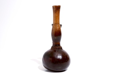 Une pipe et deux b&acirc;tons sculpt&eacute;s, Luba et Bakongo, R.D. Congo, 1&egrave;re moiti&eacute; du 20&egrave;me