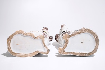 A pair of Staffordshire-style figures of dogs, prob. French pottery, 18/19th C.