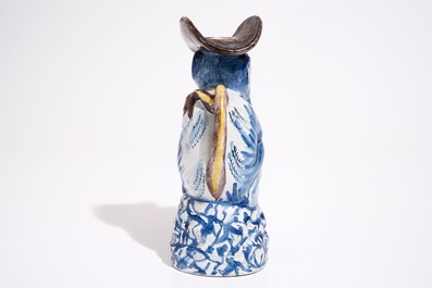 Une verseuse &agrave; lait en forme d'un singe en fa&iuml;ence de Delft polychrome, 19&egrave;me