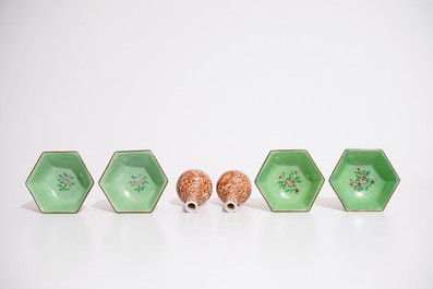 A Chinese famille rose dish, a pair of dragon vases and four Canton enamel bowls, 19/20th C.
