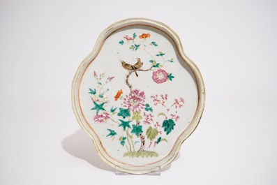 A Chinese famille rose dish, a pair of dragon vases and four Canton enamel bowls, 19/20th C.