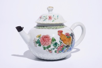 A Chinese famille rose rooster teapot, Yongzheng