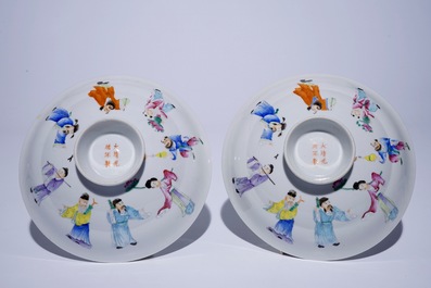 Une paire de bols couverts en porcelaine de Chine famille rose, marque et prob. &eacute;poque de Guangxu, 19/20&egrave;me