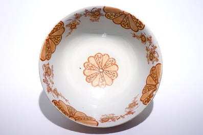 A Chinese iron red and gilt bowl with Japanese style design, Kangxi