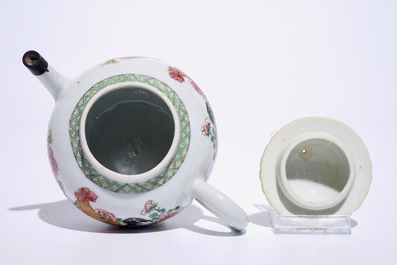 A Chinese famille rose rooster teapot, Yongzheng