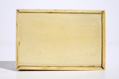 Une bo&icirc;te rectangulaire en ivoire sculpt&eacute;, Chine, Canton, 19&egrave;me