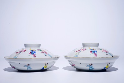 Une paire de bols couverts en porcelaine de Chine famille rose, marque et prob. &eacute;poque de Guangxu, 19/20&egrave;me