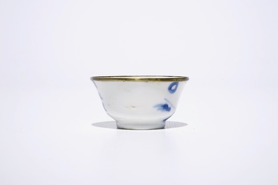 Zes blauw-witte Chinese "Bleu de Hue" wijnkoppen voor de Vi&euml;tnamese markt, 19e eeuw