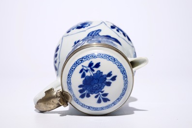 Une verseuse couverte mont&eacute;e d'argent, une tasse et soucoupe et trois coupes en porcelaine de Chine bleu et blanc, Kangxi