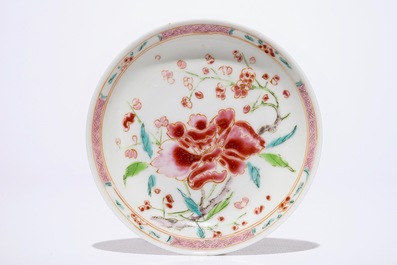 Een gevarieerd lot Chinees blauw-wit en famille rose porselein, Wanli, Kangxi en later