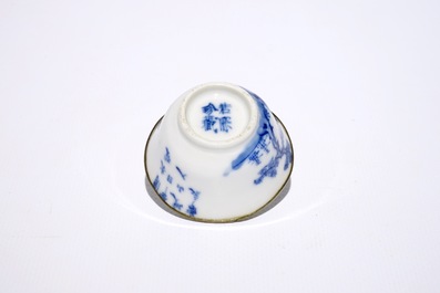 Zes blauw-witte Chinese "Bleu de Hue" wijnkoppen voor de Vi&euml;tnamese markt, 19e eeuw