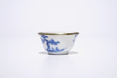 Zes blauw-witte Chinese "Bleu de Hue" wijnkoppen voor de Vi&euml;tnamese markt, 19e eeuw
