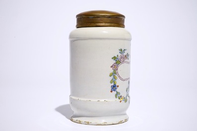 Un pot de pharmacie en fa&iuml;ence de Delft polychrome de forme albarello, 18&egrave;me