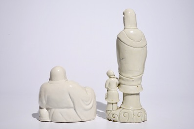 Un mod&egrave;le d'une Guanyin avec enfant et un Bouddha en blanc de Chine de Dehua, 18/19&egrave;me