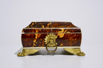Une bo&icirc;te &agrave; couture Napoleon III en &eacute;caille de tortue incrust&eacute; d'argent et mont&eacute; en bronze dor&eacute;, France, 19&egrave;me