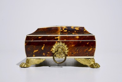 Une bo&icirc;te &agrave; couture Napoleon III en &eacute;caille de tortue incrust&eacute; d'argent et mont&eacute; en bronze dor&eacute;, France, 19&egrave;me