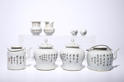 A collection of Chinese qianjiang cai and famille rose vases, teapots and cups, 19/20th C.