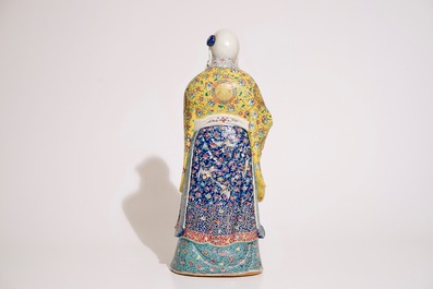 Een grote Chinese famille rose figuur van Shou Lao, 19e eeuw