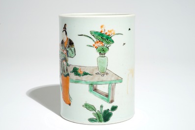 A Chinese famille verte brushpot in Kangxi style, 19/20th C.
