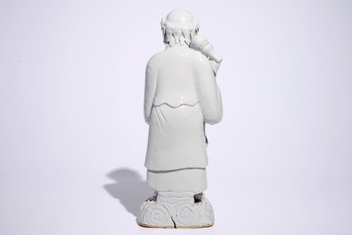 Une paire de grandes figures d'immortels en blanc de Chine de Dehua, 18/19&egrave;me