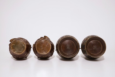 Deux paires de vases en bronze et &eacute;mail champlev&eacute;, Japon, Meiji, 19&egrave;me