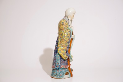 Een grote Chinese famille rose figuur van Shou Lao, 19e eeuw