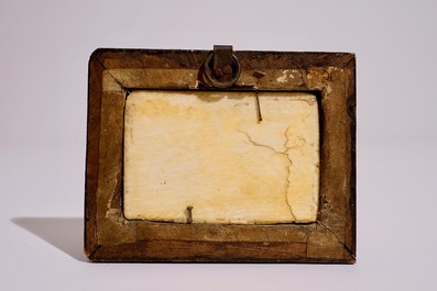 Une plaque en ivoire sculpt&eacute; "Enl&egrave;vement d'Orithye par Bor&eacute;e", Italie, 16/17&egrave;me