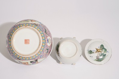 Een Chinese qianjiang cai dekselpot en een famille rose bloempot, 19/20e eeuw