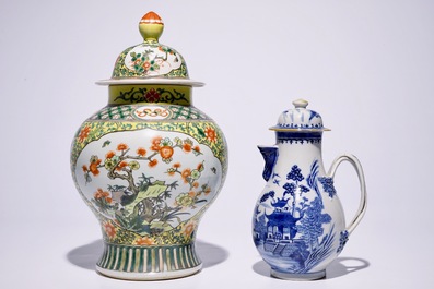 A Chinese blue and white jug, a famille jaune vase and eight plates, 18/19th C.