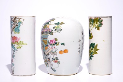 Two Chinese qianjiang cai hat stands and a jar with cover, 19/20th C.