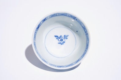 Zes blauw-witte Chinese koppen en schotels, Kangxi/Yongzheng