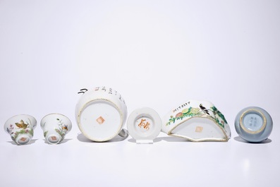 A varied collection Chinese monochrome, qianjiang cai and famille rose wares, 19/20th C.
