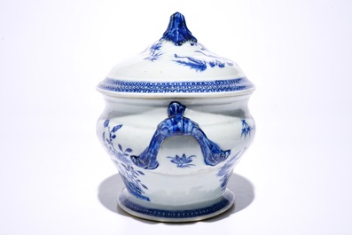 A Chinese blue and white tureen and cover, Qianlong and an "Aster pattern" dish, Kangxi
