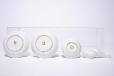 Un lot vari&eacute; en porcelaine de Chine famille rose, Yixing et qianjiang cai, 18/20&egrave;me