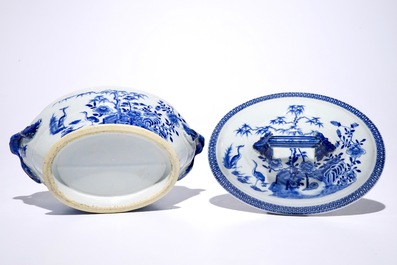 A Chinese blue and white tureen and cover, Qianlong and an "Aster pattern" dish, Kangxi