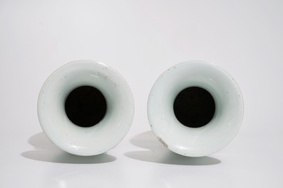A pair of Chinese famille rose vases with female immortals, 19/20th C.