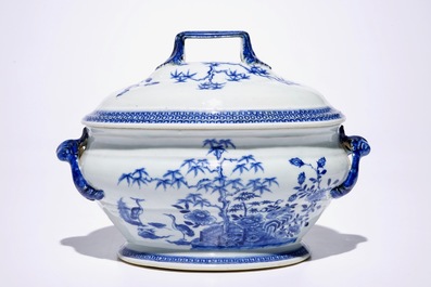 A Chinese blue and white tureen and cover, Qianlong and an "Aster pattern" dish, Kangxi