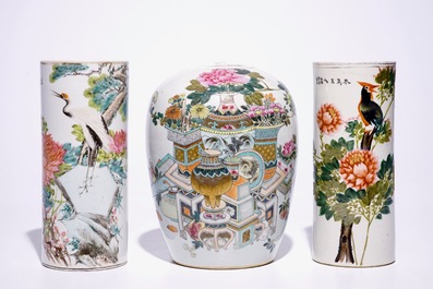 Two Chinese qianjiang cai hat stands and a jar with cover, 19/20th C.