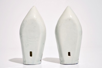 A pair of Chinese famille rose wall pocket vases, 18/19th C.