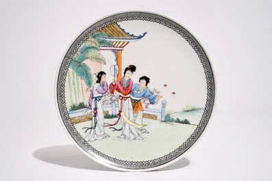 Two Chinese famille rose vases, a ginger jar and a plate, 19/20th C.
