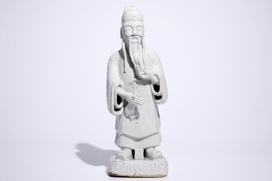 Une paire de grandes figures d'immortels en blanc de Chine de Dehua, 18/19&egrave;me