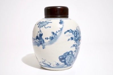 Een Chinese blauw-witte gemberpot met spelende zotjes, Kangxi