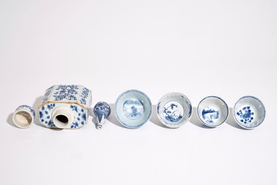 Un lot vari&eacute; en porcelaine de Chine bleu et blanc, Kangxi/Qianlong