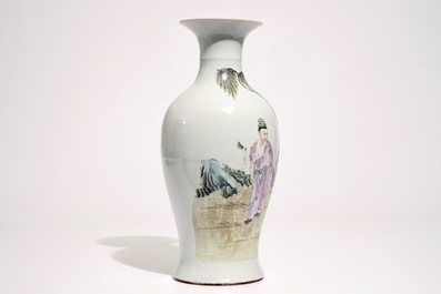A Chinese famille rose baluster vase, red sealmark, Republic, 20th C.