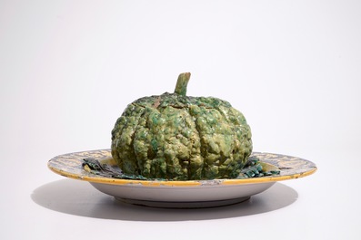 Une terrine trompe l'oeil en forme de chou sur sous-plat, Italie, 18/19&egrave;me