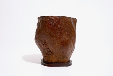 A Chinese rootwood brushpot, 19/20th C.